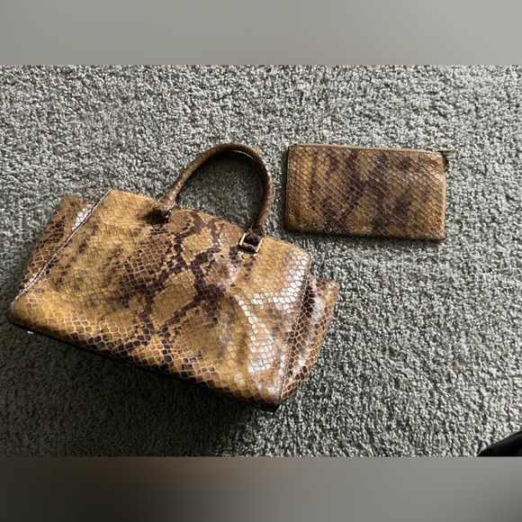Michael Kors sneak skin handbag in wallet - Picture 3 of 8
